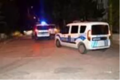 Düğün yapılan sokağa uyarıya giden ekibe saldırı: 4 polis yaralı