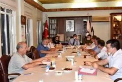 Eğirdir'de esnafın 3 aylık kiraları, ecrimisil, işgaliye ve hat bedelleri silindi Eğirdir'de esnafın 3 aylık kiraları, ecrimisil, işgaliye ve hat bedelleri silindi