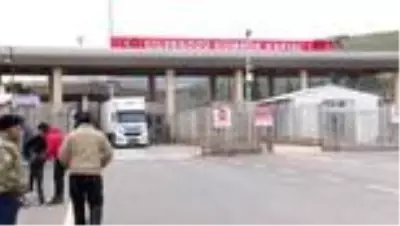 HATAY Suriye'ye yardımlar Cilvegözü'nden 1 yıl daha devam edecek HATAY Suriye'ye yardımlar Cilvegözü'nden 1 yıl daha devam edecek