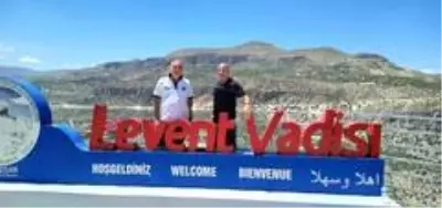 Hikmet Karaman, Levent Vadisi'ni ziyaret etti Hikmet Karaman, Levent Vadisi'ni ziyaret etti