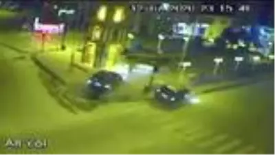 İki hafif ticari araç çarpıştı: 10 yaralı