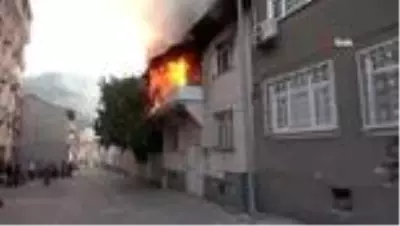 Son dakika haberi: İki katlı ev alevlere teslim oldu