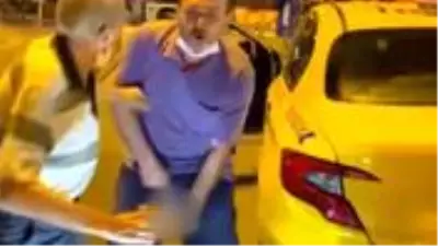 İstanbul'un göbeğinde cinsel organını gösteren suç makinesi taksici serbest bırakıldı İstanbul'un göbeğinde cinsel organını gösteren suç makinesi taksici serbest bırakıldı