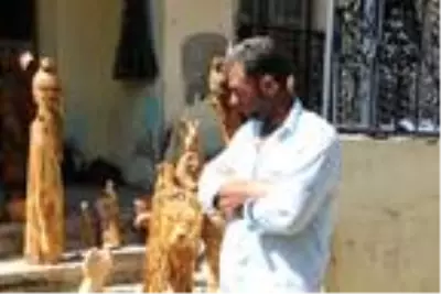 Kuruyan ağaçları heykele dönüştürüyor