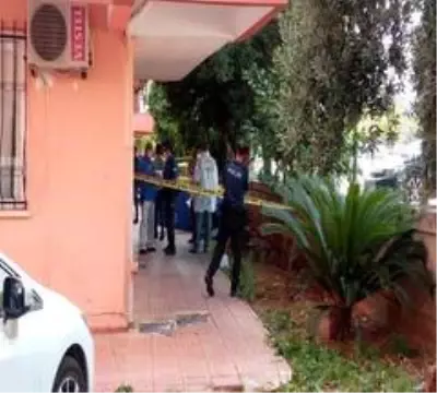 Önce bebeğini, daha sonra da kendini aşağıya bıraktı