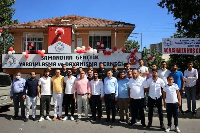 Özgen Nama'dan kıl payı seçim kaybettiği ilçede gençlere büyük destek! Özgen Nama'dan kıl payı seçim kaybettiği ilçede gençlere büyük destek!