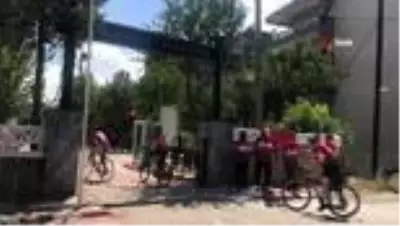 Son dakika haber... Pedallar 15 Temmuz şehidi Ömer Halisdemir için çevriliyor