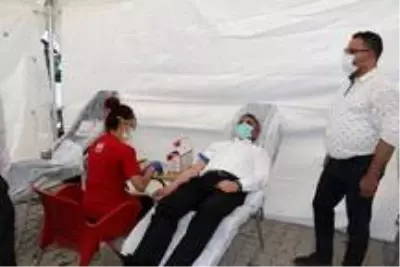Polislerden 15 Temmuz anısına kan bağışı Polislerden 15 Temmuz anısına kan bağışı