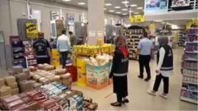Pursaklar'da 'maske, sosyal mesafe ve hijyen' denetimi Pursaklar'da 'maske, sosyal mesafe ve hijyen' denetimi