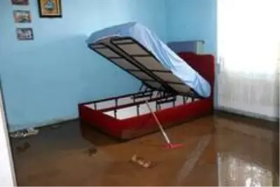 Sel suları arasında can pazarı