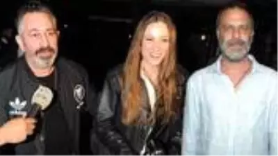 Serenay Sarıkaya, Ozan Güven'in kendisine platonik aşık olduğu iddialarına 'Yeter' diyerek resti çekti Serenay Sarıkaya, Ozan Güven'in kendisine platonik aşık olduğu iddialarına 'Yeter' diyerek resti çekti