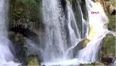 SİVAS Sızır Şelalesi'nde yaz güzelliği SİVAS Sızır Şelalesi'nde yaz güzelliği