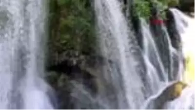 SİVAS Sızır Şelalesi'nde yaz güzelliği SİVAS Sızır Şelalesi'nde yaz güzelliği