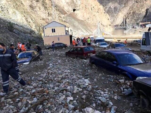 Son dakika: Artvin'deki sel felaketinde bir kişi hayatını kaybetti, 3 kişi kayıp Son dakika: Artvin'deki sel felaketinde bir kişi hayatını kaybetti, 3 kişi kayıp