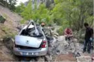 Sürücü kalp krizi geçirince, otomobil uçurumdan yuvarlandı: 3 ölü, 4 yaralı