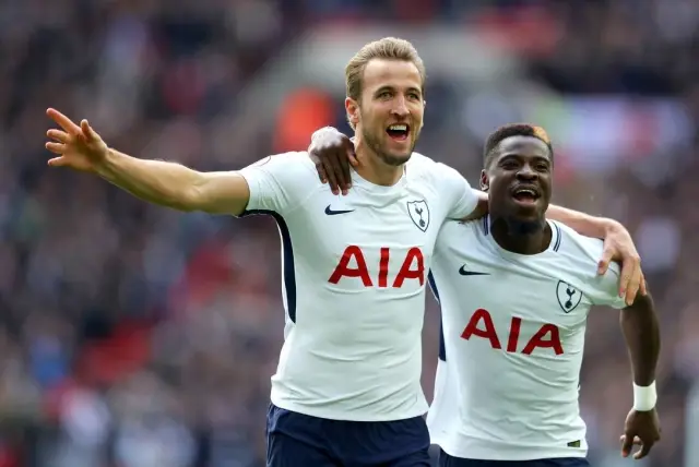 Tottenham forması giyen Aurier'nin kardeşi Christopher Aurier, silahlı saldırı sonucu hayatını kaybetti Tottenham forması giyen Aurier'nin kardeşi Christopher Aurier, silahlı saldırı sonucu hayatını kaybetti