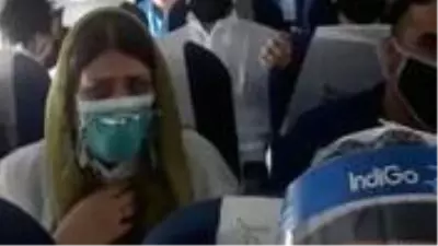 Türbülansa giren Hindistan uçağı yolcularının ölüm korkusu kamerada Türbülansa giren Hindistan uçağı yolcularının ölüm korkusu kamerada