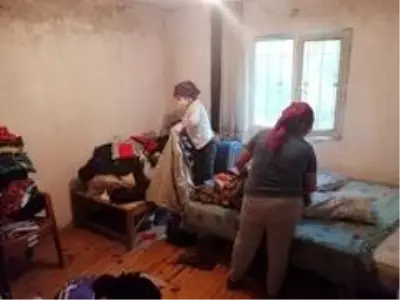 Uzundere'de çöp ev 3 günde temizlendi
