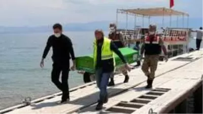 Van Gölü'nde çıkarılan ceset sayısı 29'u buldu Van Gölü'nde çıkarılan ceset sayısı 29'u buldu
