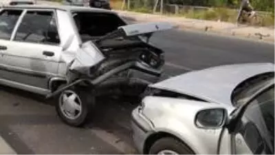 Aksaray'da 5 araçlı zincirleme trafik kazası: 9 yaralı Aksaray'da 5 araçlı zincirleme trafik kazası: 9 yaralı