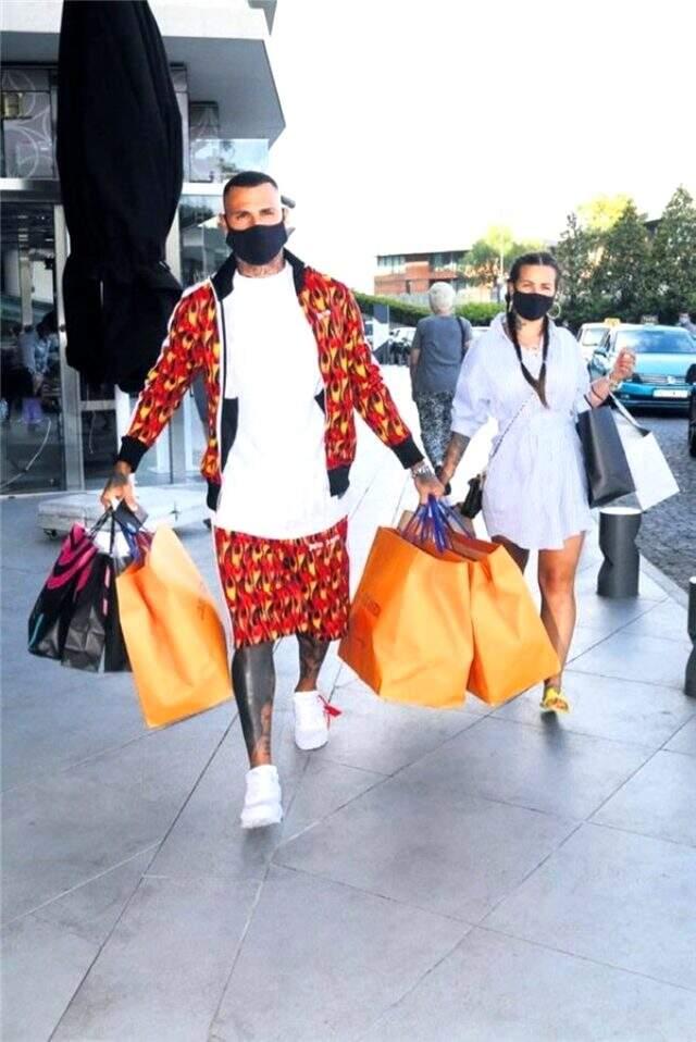 Alışveriş merkezinde görüntülenen Ricardo Quaresma, 390 bin TL harcadı Alışveriş merkezinde görüntülenen Ricardo Quaresma, 390 bin TL harcadı