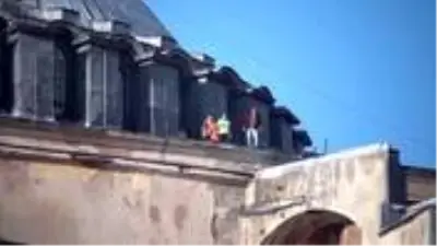 Ayasofya Camisi'nin kubbe kısmındaki çalışmalar devam ediyor Ayasofya Camisi'nin kubbe kısmındaki çalışmalar devam ediyor