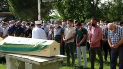Aynı yerde boğulan iki arkadaş aynı yerde defnedildi Aynı yerde boğulan iki arkadaş aynı yerde defnedildi