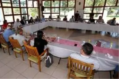 Başkan Batur muhtarlarla buluştu Başkan Batur muhtarlarla buluştu