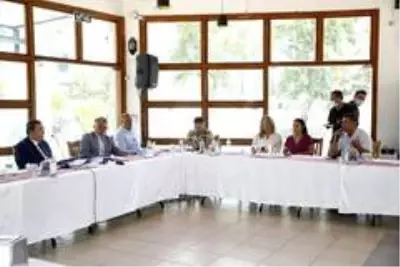 Başkan Batur muhtarlarla buluştu Başkan Batur muhtarlarla buluştu