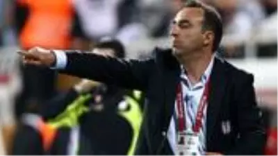 Beşiktaş'ın eski teknik direktörü Carlos Carvalhal, ülkesi Portekiz'de saldırıya uğradı Beşiktaş'ın eski teknik direktörü Carlos Carvalhal, ülkesi Portekiz'de saldırıya uğradı