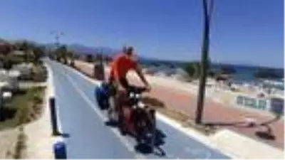 Bisikletiyle dünya turuna çıkan İspanyol gezgin, Kuşadası'na hayran kaldı Bisikletiyle dünya turuna çıkan İspanyol gezgin, Kuşadası'na hayran kaldı