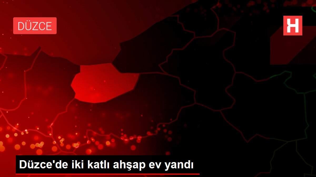 Son dakika... Düzce'de iki katlı ahşap ev yandı Son dakika... Düzce'de iki katlı ahşap ev yandı