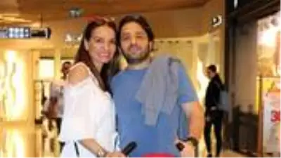 Ebru Akel ve Özer Sancak'ın 8 yıllık evliliği tek celsede bitti Ebru Akel ve Özer Sancak'ın 8 yıllık evliliği tek celsede bitti