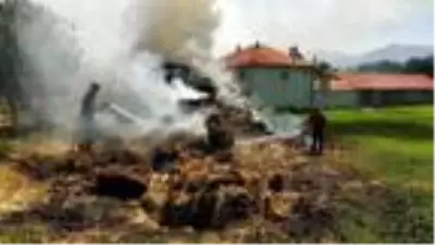 Son dakika haber... Elektrik hattı kısa devre yaptı, 3 bin balya saman yandı Son dakika haber... Elektrik hattı kısa devre yaptı, 3 bin balya saman yandı