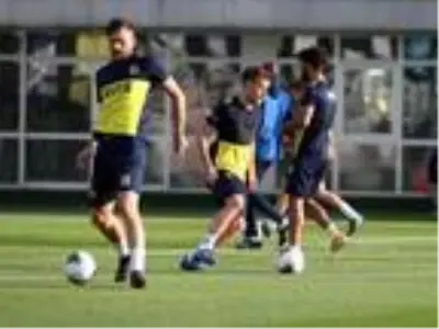 Fenerbahçe, Beşiktaş derbisinin hazırlıklarına başladı Fenerbahçe, Beşiktaş derbisinin hazırlıklarına başladı