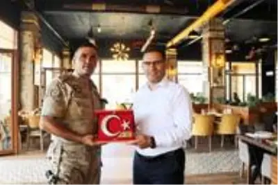 Gürpınar'da tayini çıkanlara veda yemeği