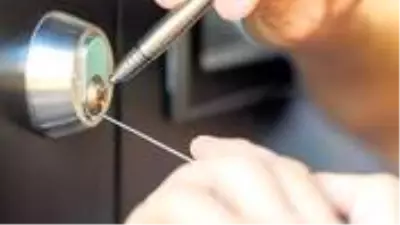 Haber alamadığı sevgilisinin evine çilingirle giren şahsın 2 yıl hapsi isteniyor Haber alamadığı sevgilisinin evine çilingirle giren şahsın 2 yıl hapsi isteniyor