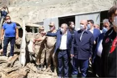İçişleri Bakanı Süleyman Soylu: '15 dakikada 175 kilogramlık bir yağmur' İçişleri Bakanı Süleyman Soylu: '15 dakikada 175 kilogramlık bir yağmur'
