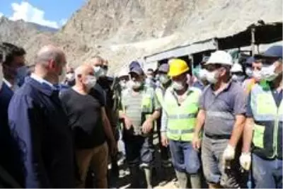 İçişleri Bakanı Süleyman Soylu: '15 dakikada 175 kilogramlık bir yağmur' İçişleri Bakanı Süleyman Soylu: '15 dakikada 175 kilogramlık bir yağmur'