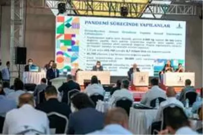 İzmir Büyükşehir Belediye Meclisi pandemi sonrası ilk kez toplandı İzmir Büyükşehir Belediye Meclisi pandemi sonrası ilk kez toplandı