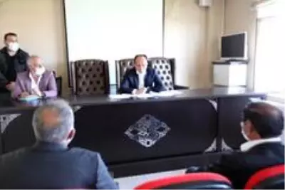 Kaymakam Solak, deprem bölgesindeki muhtarlarla bir araya geldi Kaymakam Solak, deprem bölgesindeki muhtarlarla bir araya geldi