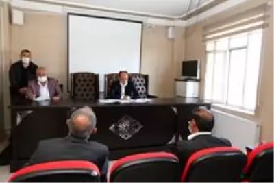 Kaymakam Solak, deprem bölgesindeki muhtarlarla bir araya geldi Kaymakam Solak, deprem bölgesindeki muhtarlarla bir araya geldi