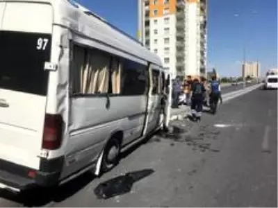 Kayseri'de 4 aracın karıştığı kazada 7 kişi yaralandı Kayseri'de 4 aracın karıştığı kazada 7 kişi yaralandı