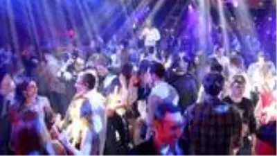 Koronaya inanmayan ve 'Kovid bulaştırma partisi'ne katılan 30 yaşındaki genç virüsten öldü Koronaya inanmayan ve 'Kovid bulaştırma partisi'ne katılan 30 yaşındaki genç virüsten öldü