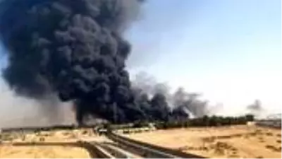 Mısır'da petrol boru hattında yangın çıktı Mısır'da petrol boru hattında yangın çıktı