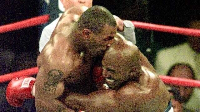 Ringlere geri dönen efsane boksör Mike Tyson, yoğun çalışmayla 31 kilo verdi Ringlere geri dönen efsane boksör Mike Tyson, yoğun çalışmayla 31 kilo verdi