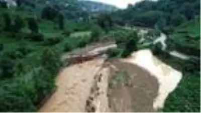 Rize'de selin hasarı, gün ağarınca ortaya çıktı Rize'de selin hasarı, gün ağarınca ortaya çıktı