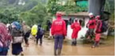 Rize'de selin hasarı, gün ağarınca ortaya çıktı (4) Rize'de selin hasarı, gün ağarınca ortaya çıktı (4)