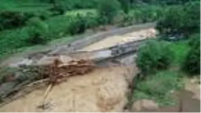 Rize'de selin hasarı, gün ağarınca ortaya çıktı Rize'de selin hasarı, gün ağarınca ortaya çıktı
