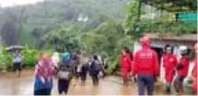 Rize'de selin hasarı, gün ağarınca ortaya çıktı (4) Rize'de selin hasarı, gün ağarınca ortaya çıktı (4)
